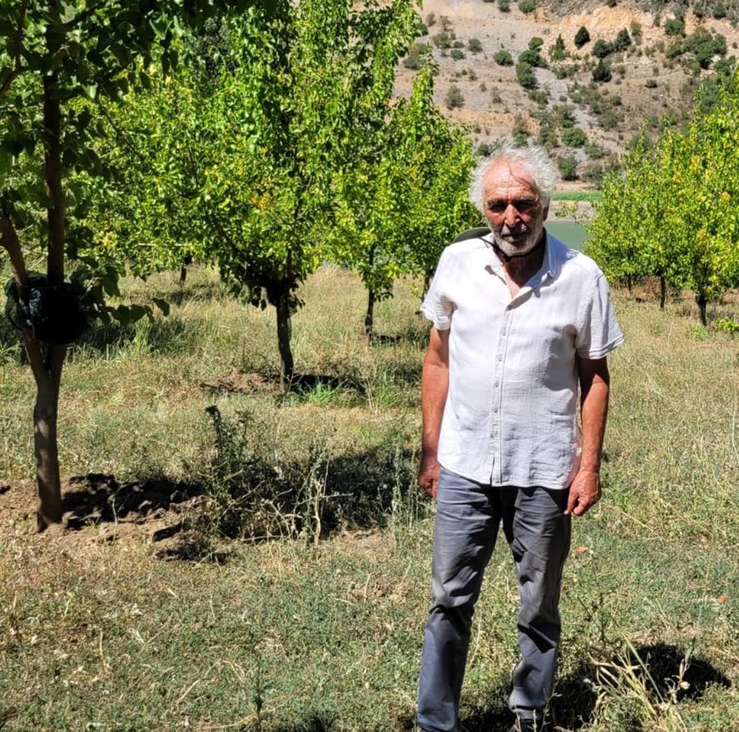 Emekli öğretmen ne köyünü ne öğrencilerini unuttu! O sözleri gözleri yaşarttı 2